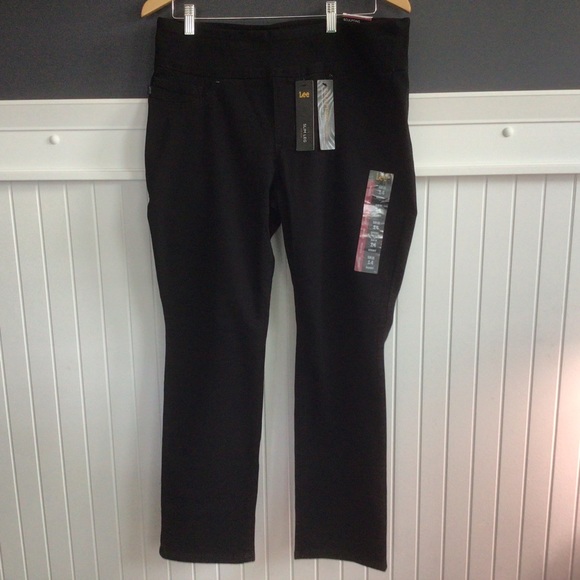 Women's Sculpting Fit Slim Leg Pull-On Jean - Picture 6 of 12